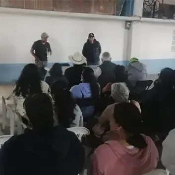 denuncian agua contaminada